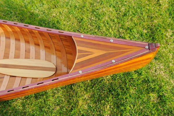 Ribbed Canoe With Curved bow (10ft) - OMH (K034)