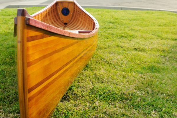 Ribbed Canoe With Curved bow (10ft) - OMH (K034)