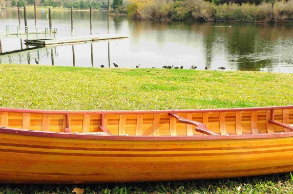 Ribbed Canoe with Curved Bow (12ft) - OMH (K080)