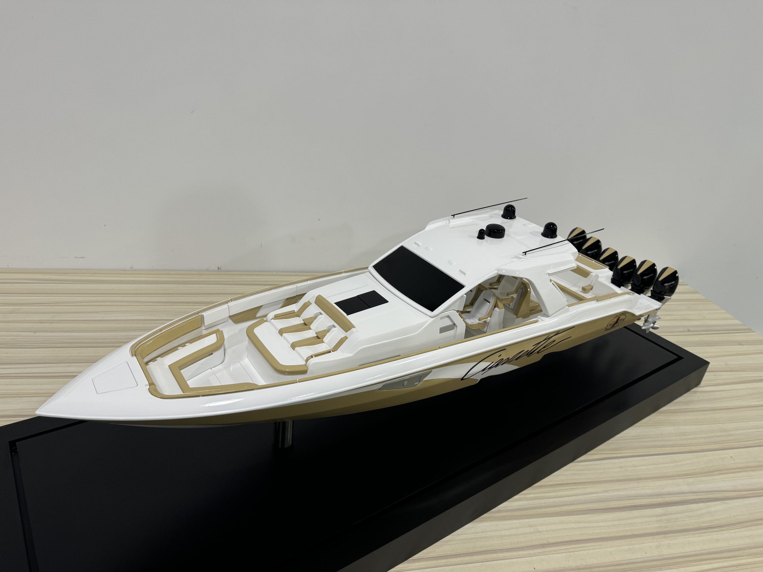 Thunder 52 Model Boat - BM (BM008) - Image 15