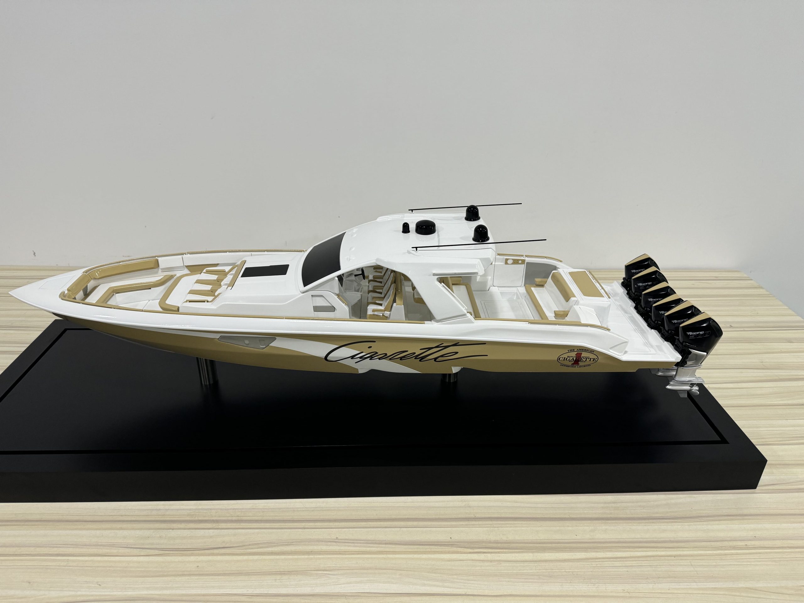 Thunder 52 Model Boat - BM (BM008) - Image 3