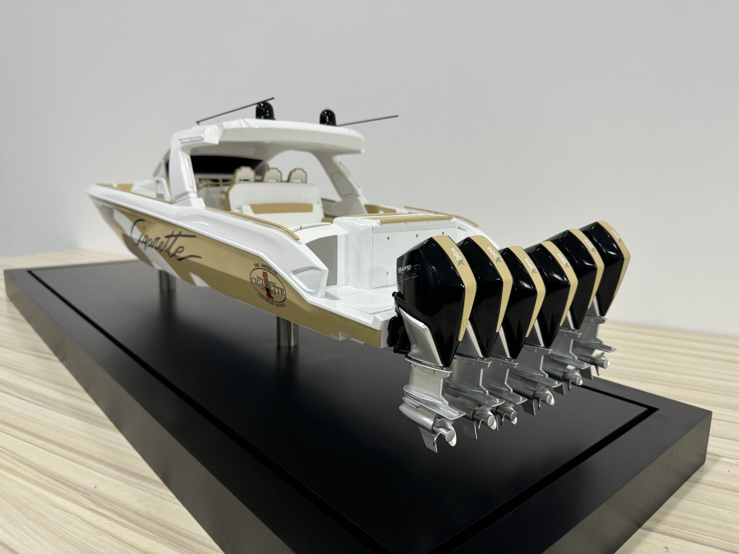 Thunder 52 Model Boat - BM (BM008) - Image 4