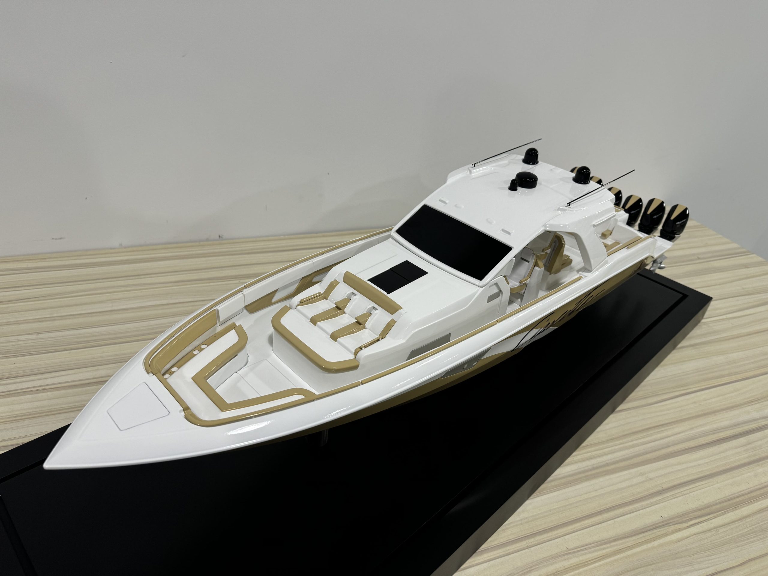 Thunder 52 Model Boat - BM (BM008) - Image 9