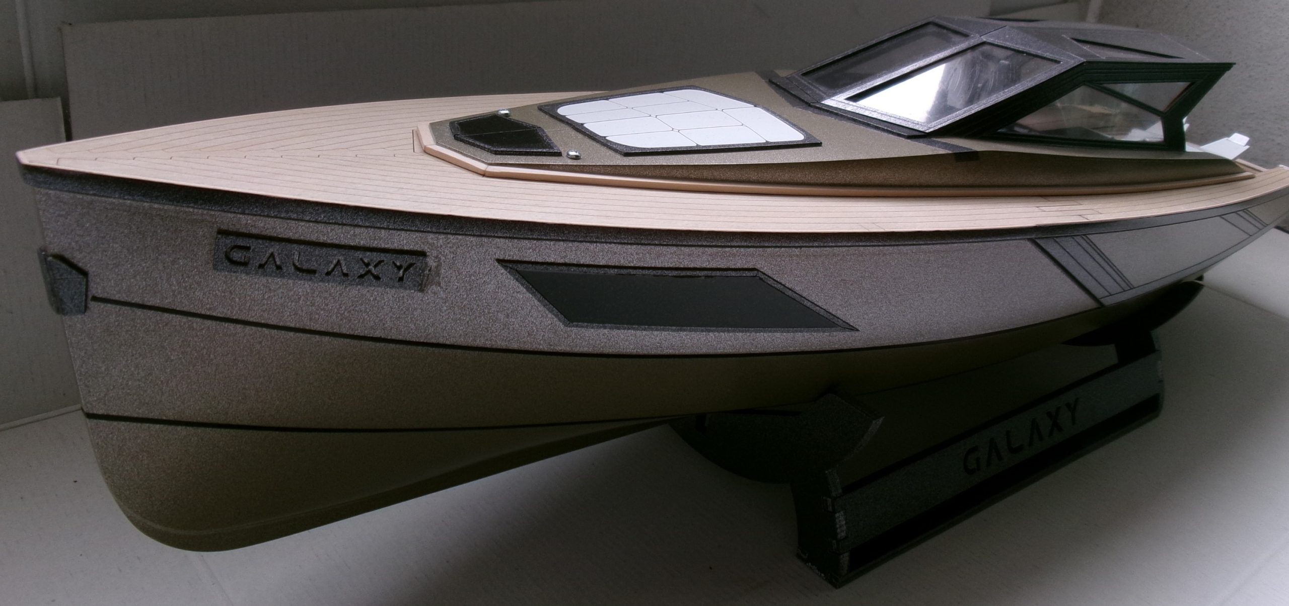 Galaxy Luxury Motor Yacht Kit - Mantua (705) - Image 5