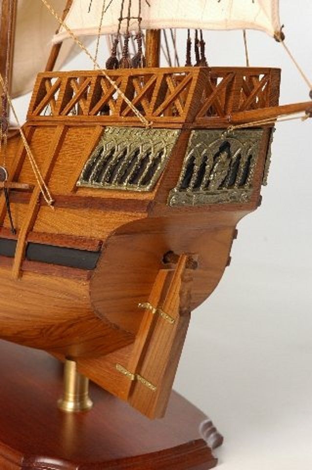 138-8586-Santa-Maria-Model-Ship-Superior-Range.jpg