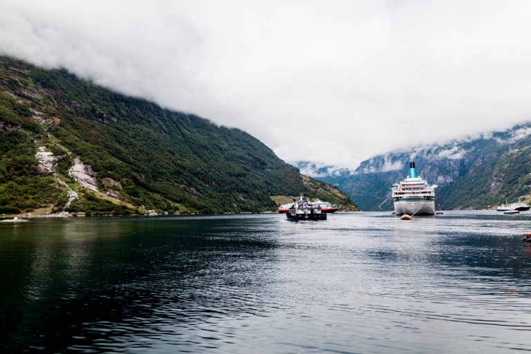 Alaska Cruises 2026: New Sailings, Top Cruise Lines & Travel Tips