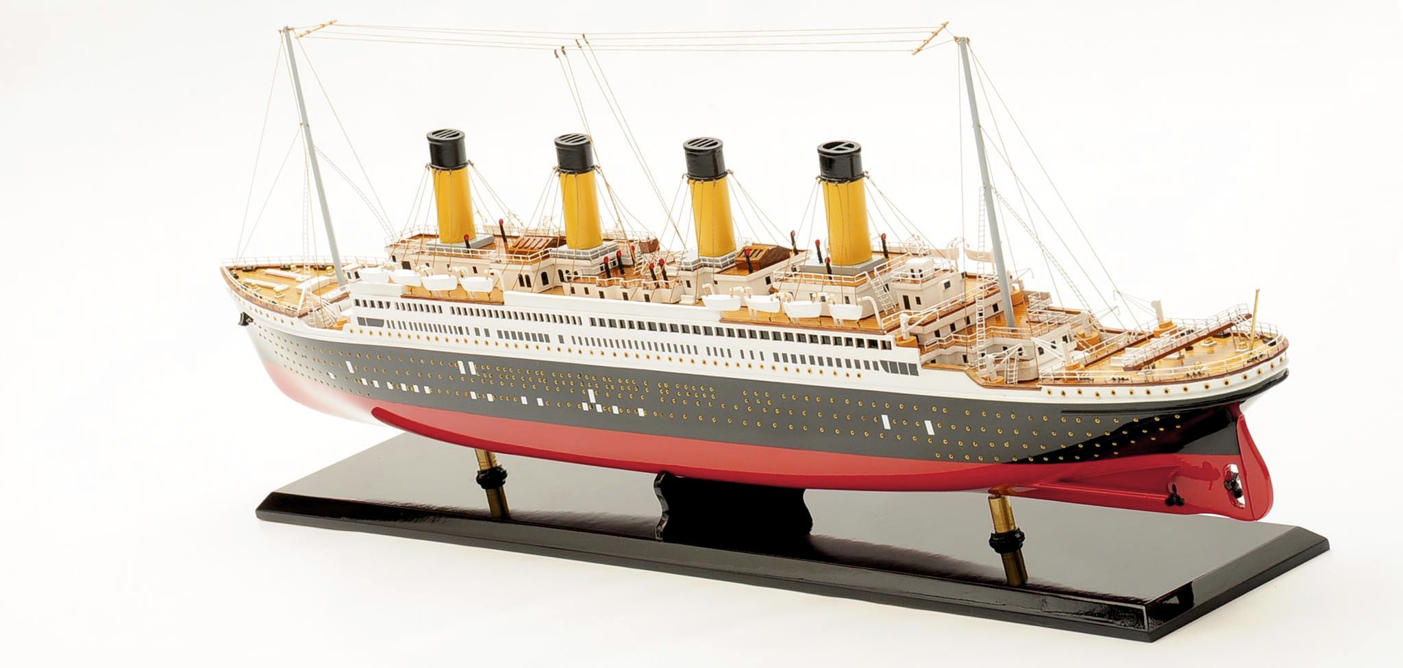 135-5892-RMS-Titanic-Ship-Model-Superior-Range