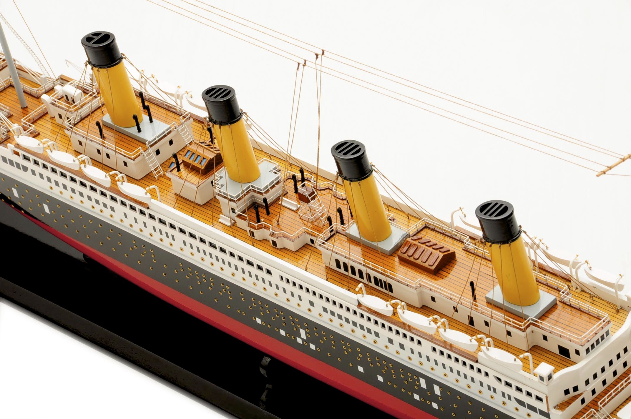 135-5897-RMS-Titanic-Ship-Model-Superior-Range