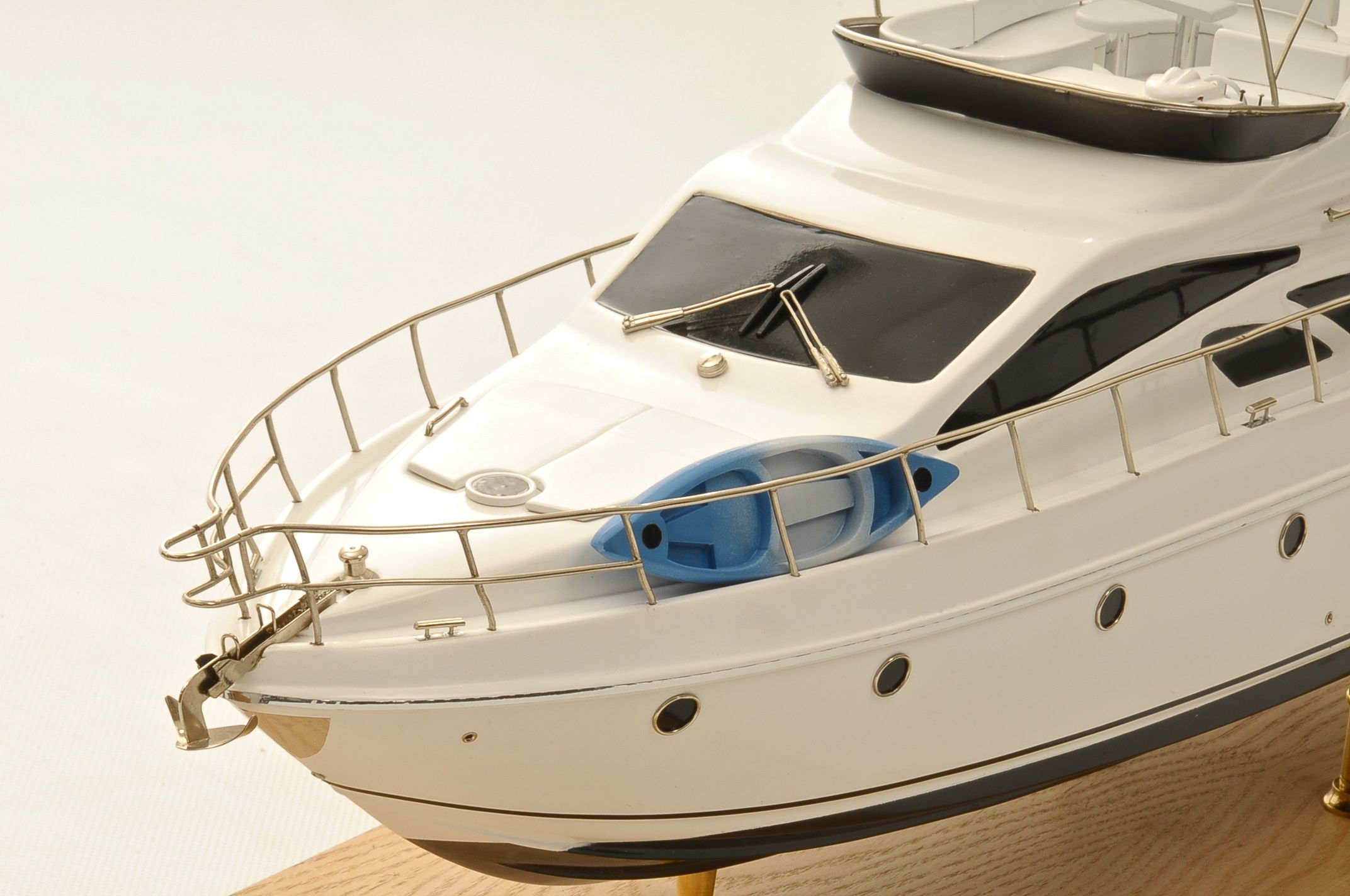 1399-6367-Azimut-Model-Yacht