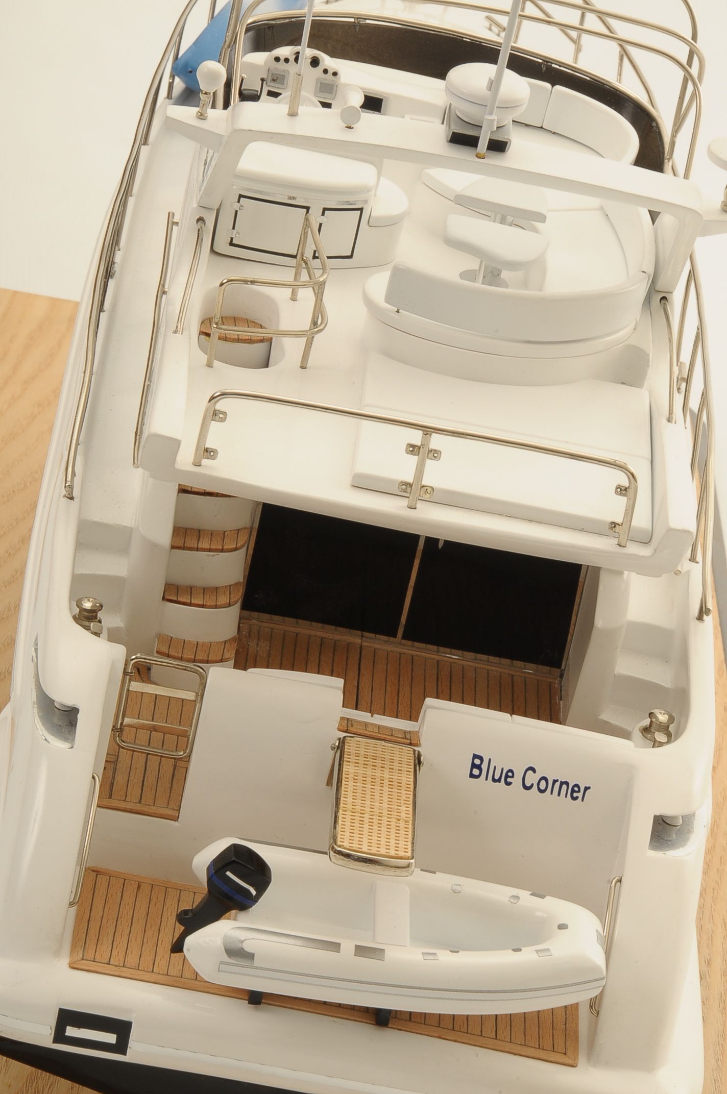 1399-6373-Azimut-Model-Yacht