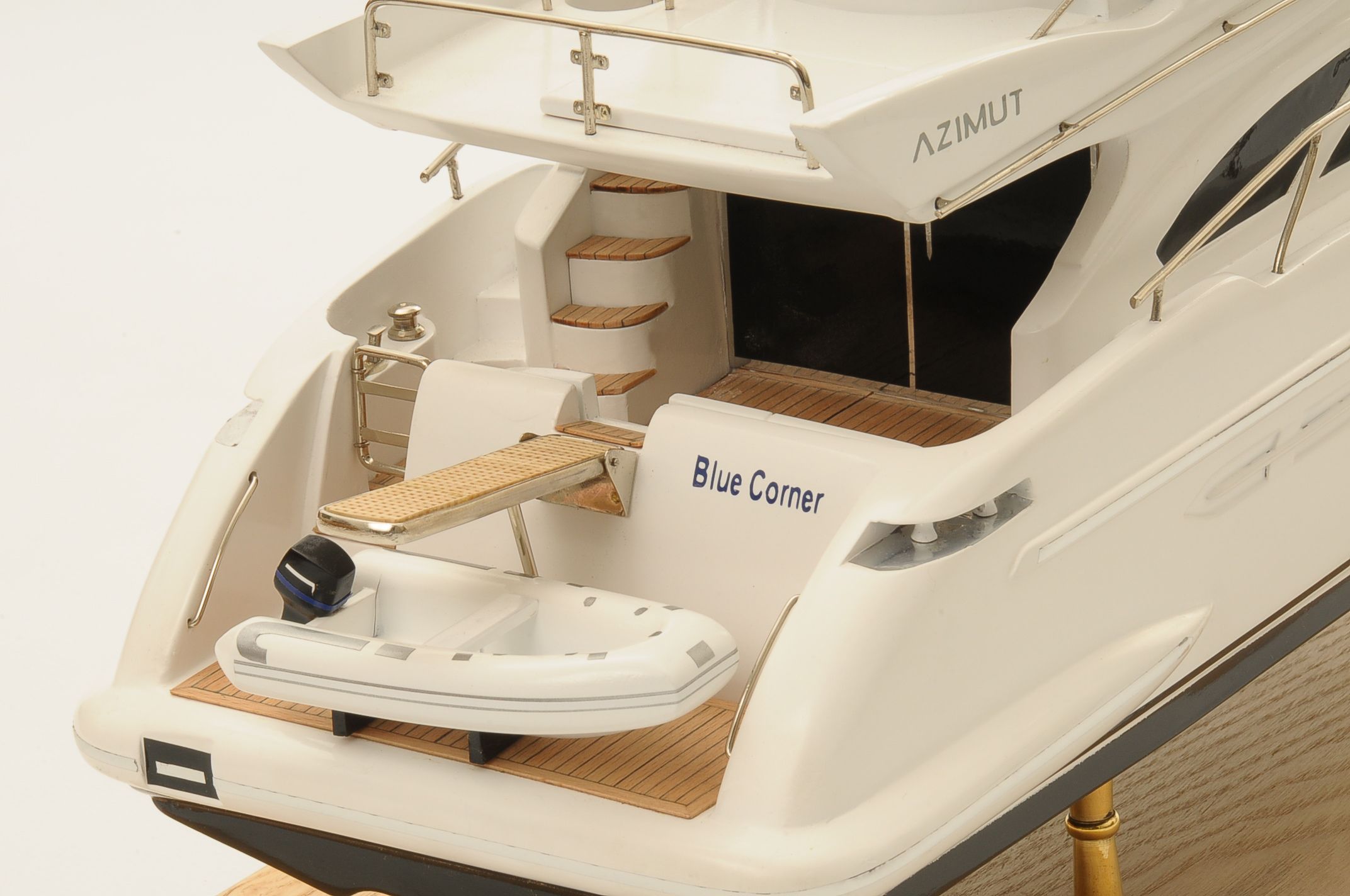 1399-6374-Azimut-Model-Yacht