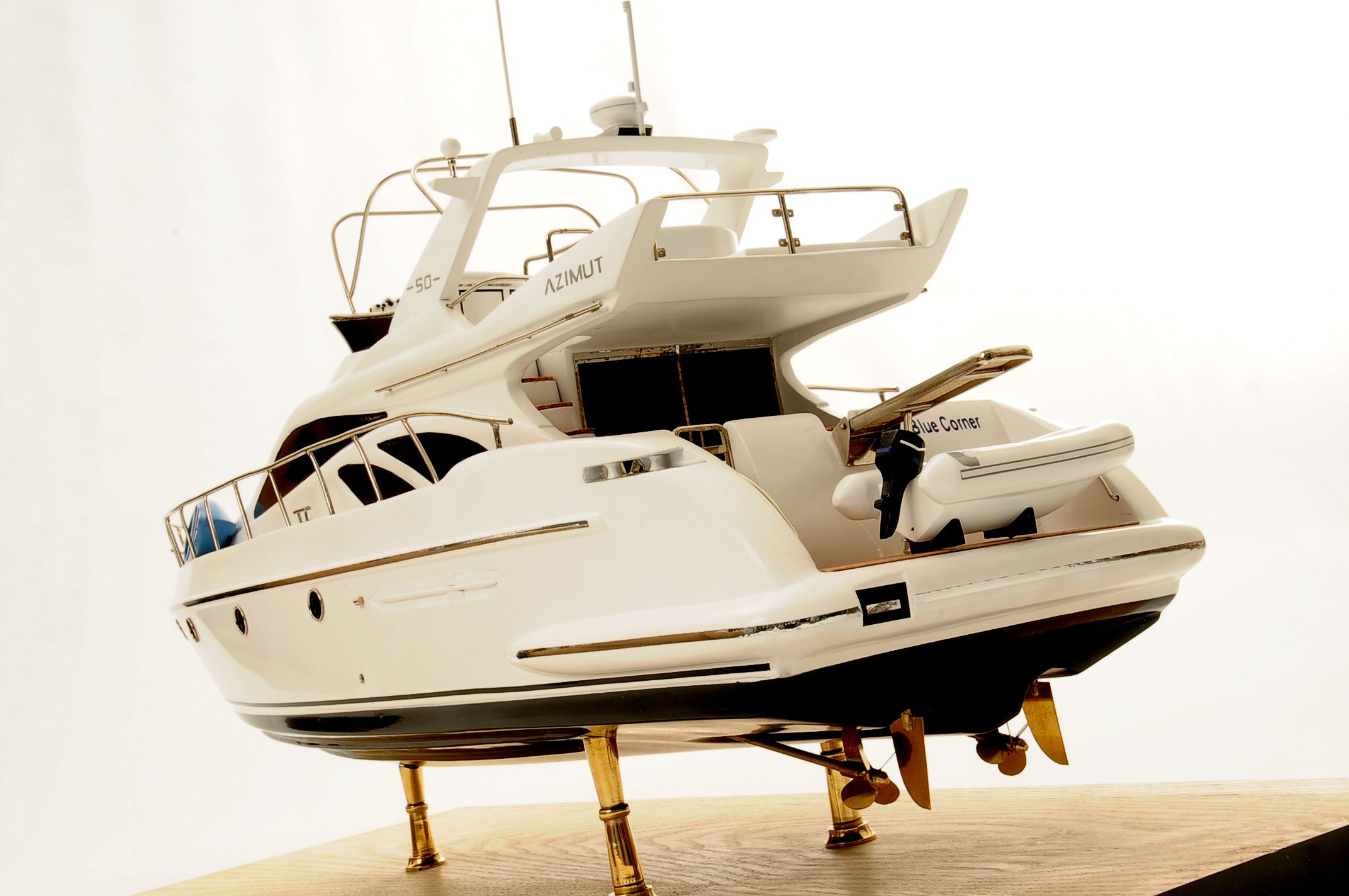 1399-6386-Azimut-Model-Yacht