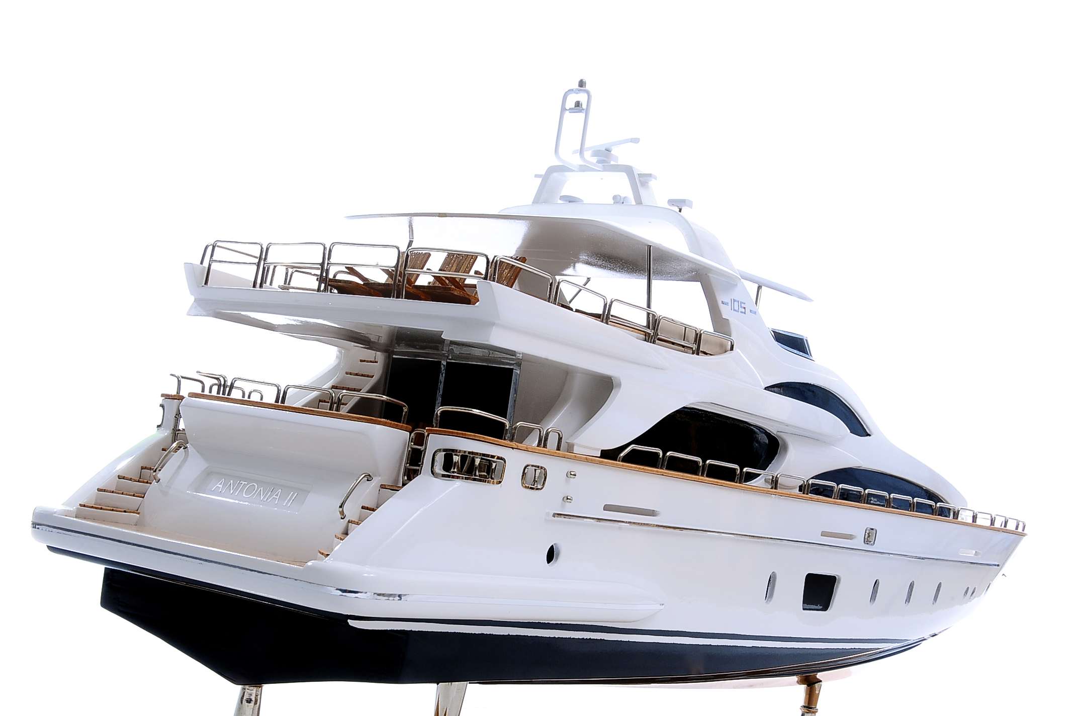 1435-4469-Antonia-II-Model-Yacht