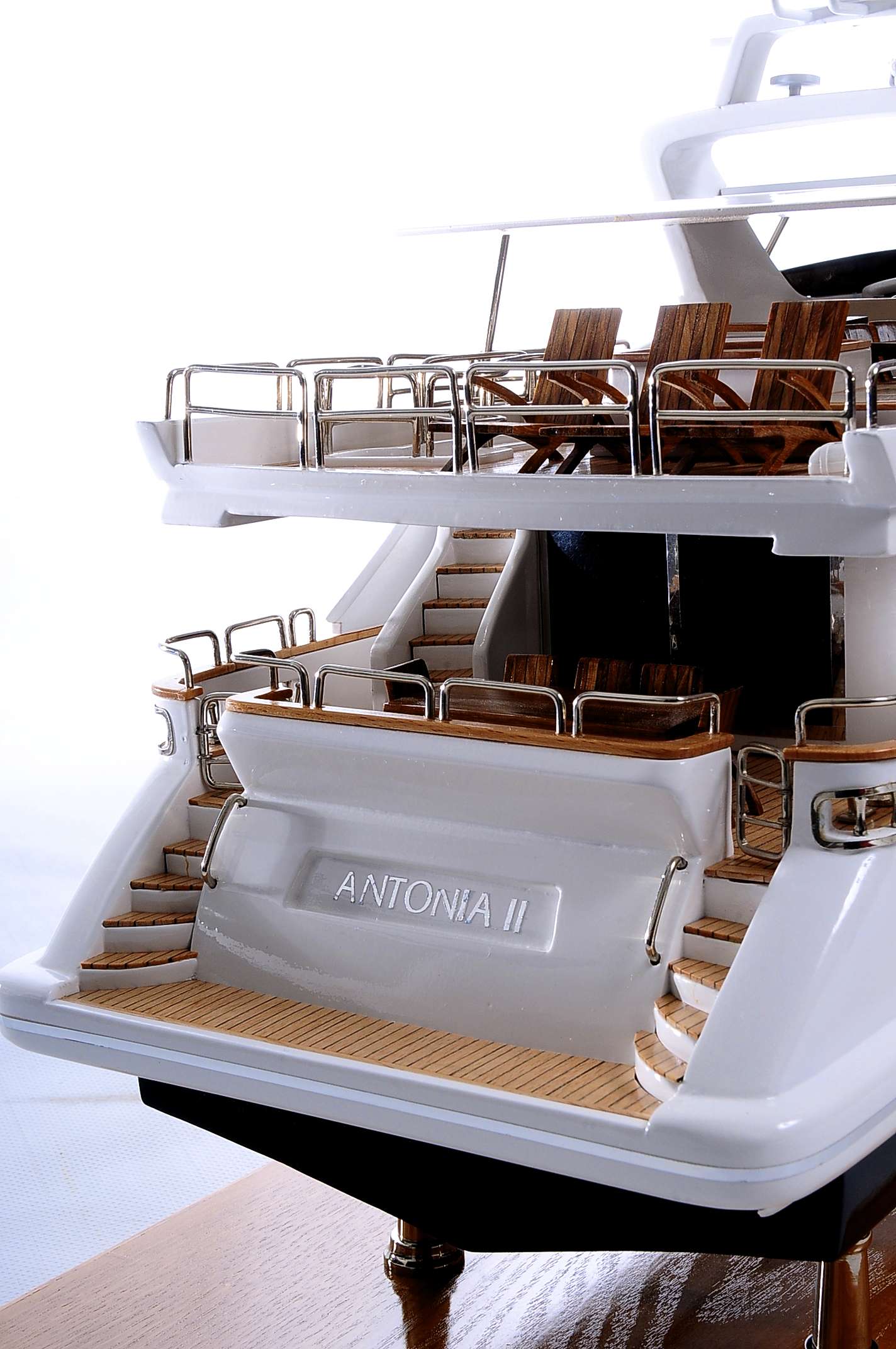 1435-4481-Antonia-II-Model-Yacht