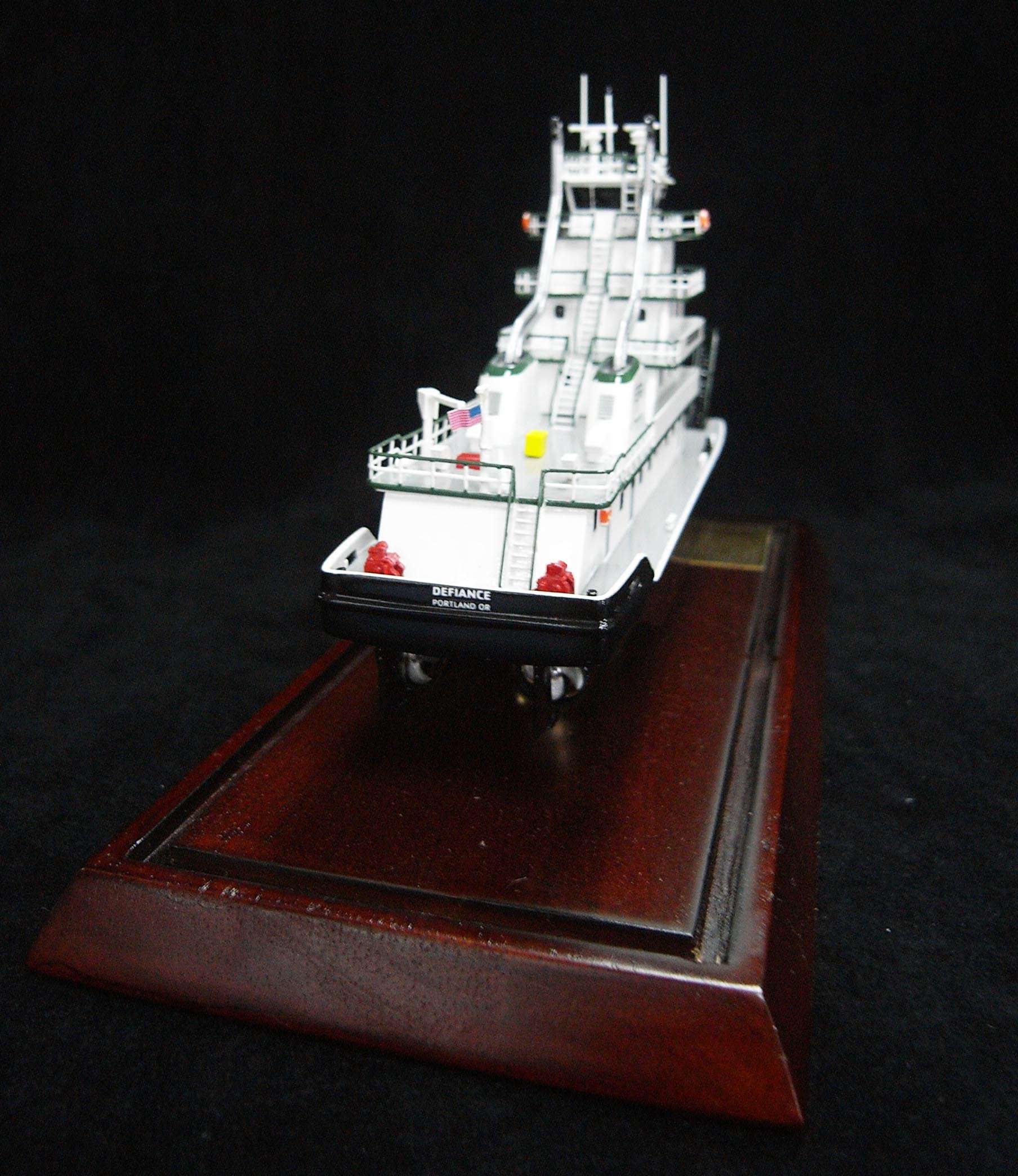 1446-4623-Defiance-Pusher-Tug