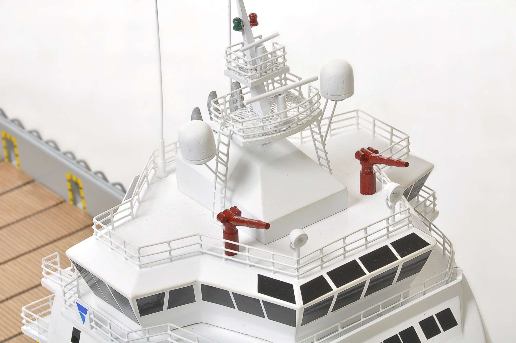 1476-4329-Caspian-Voyager