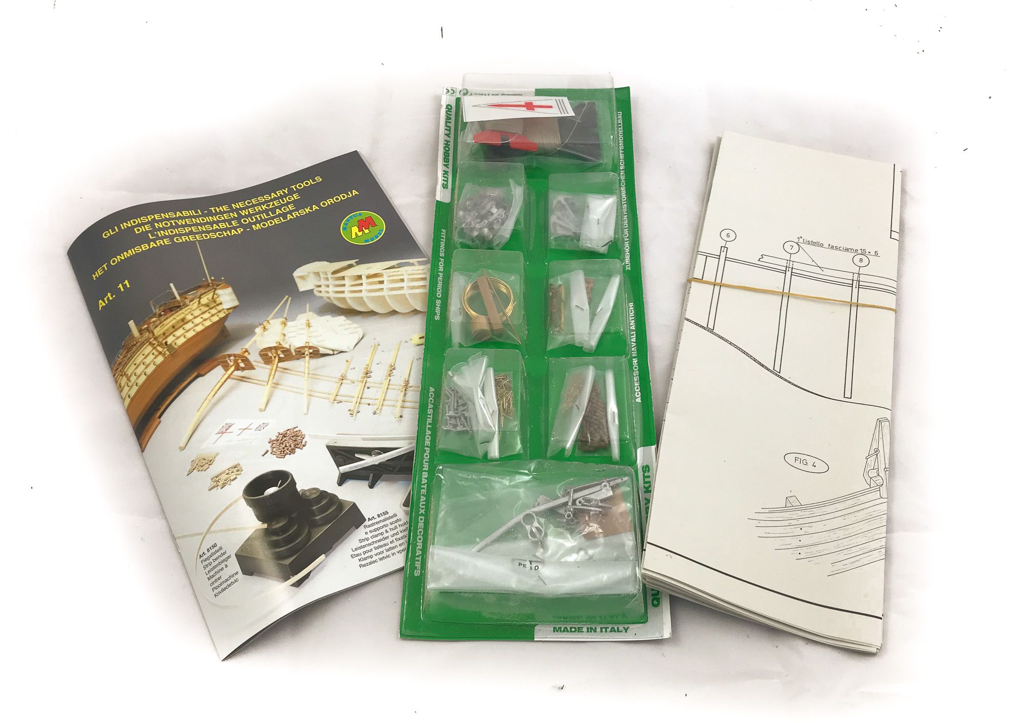 1561-13739-Britannia-America-Cup-Boat-Model-Kit-Mantua-Models-733