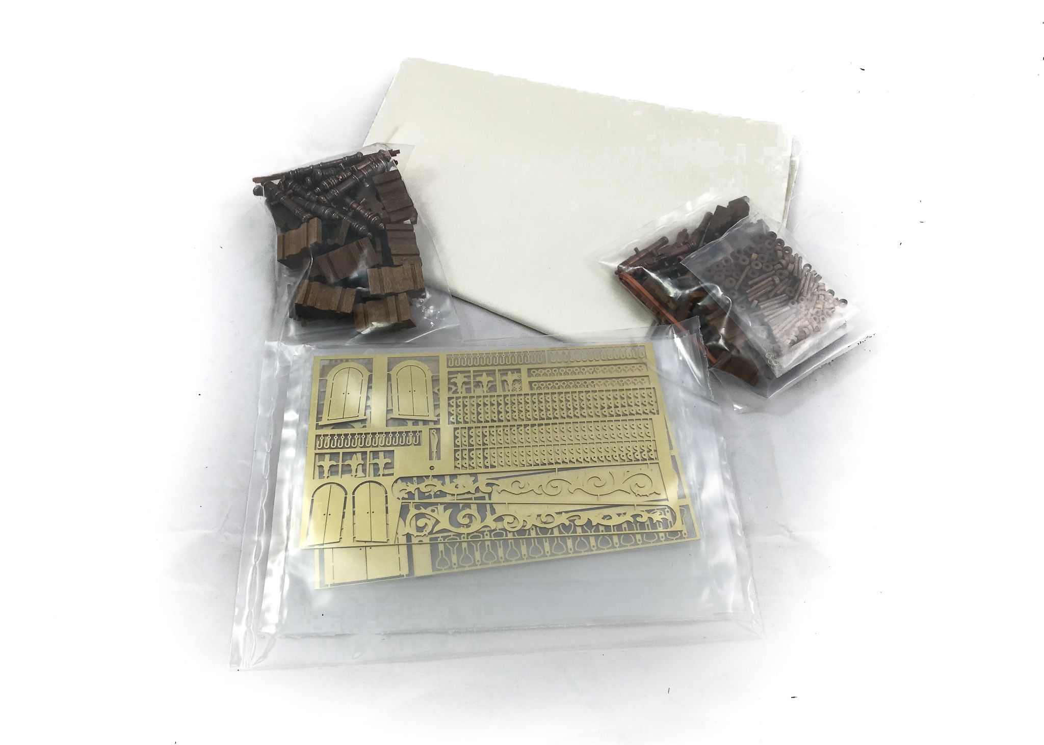1639-13663-HMS-Revenge-Model-Ship-Kit-130008