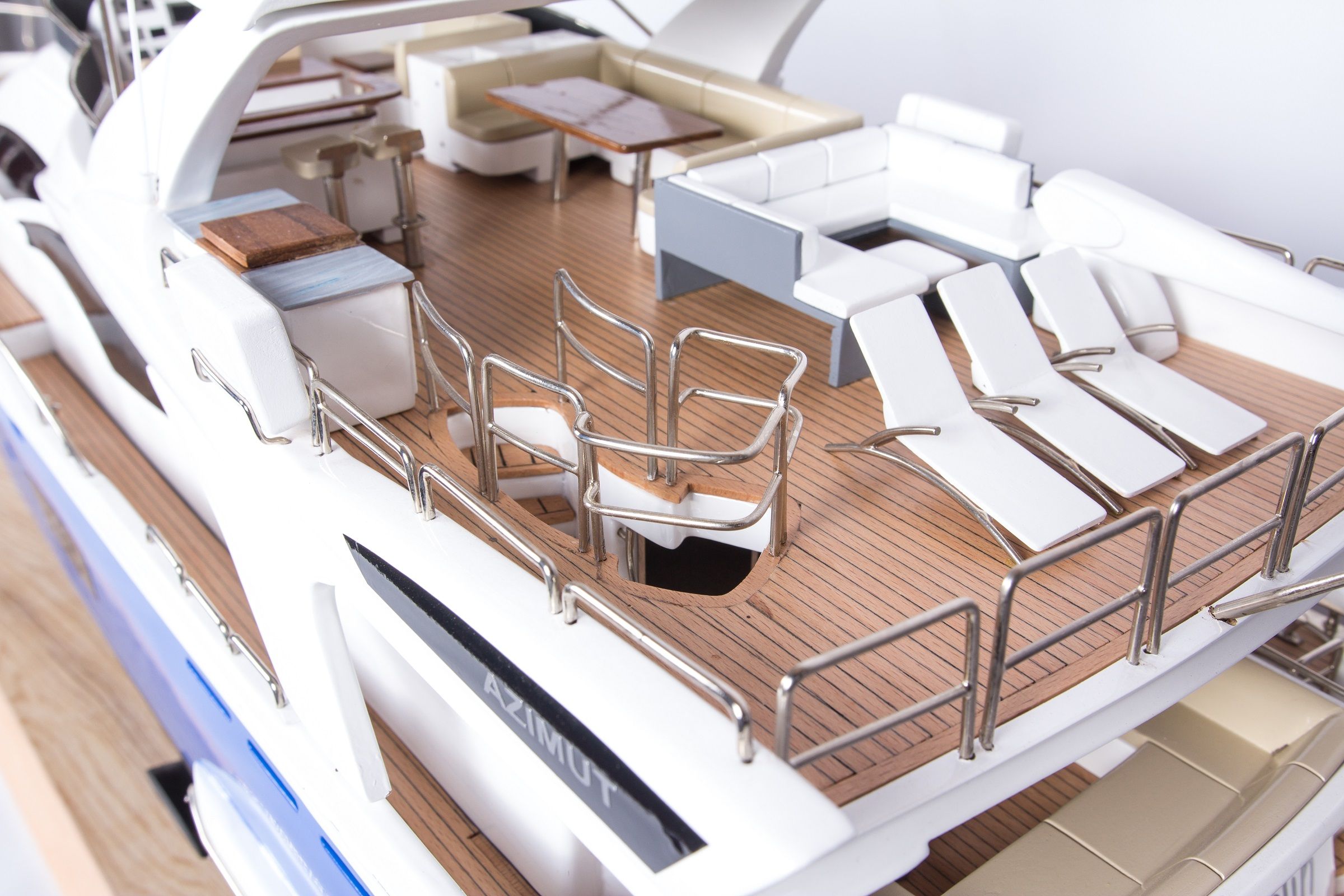 1665-9353-Azimut-95-Model-Yacht