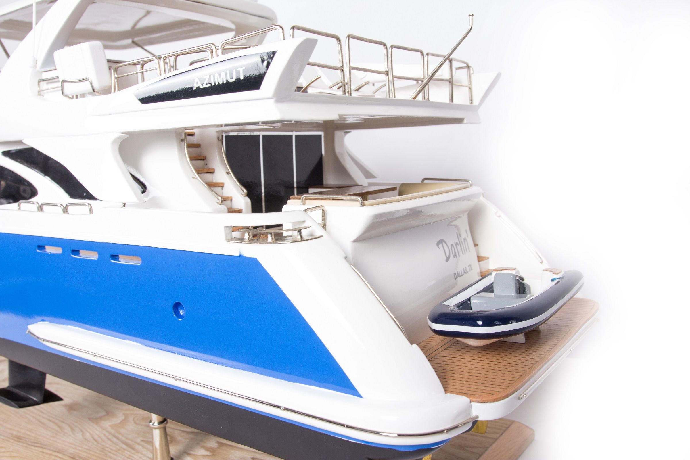 1665-9354-Azimut-95-Model-Yacht