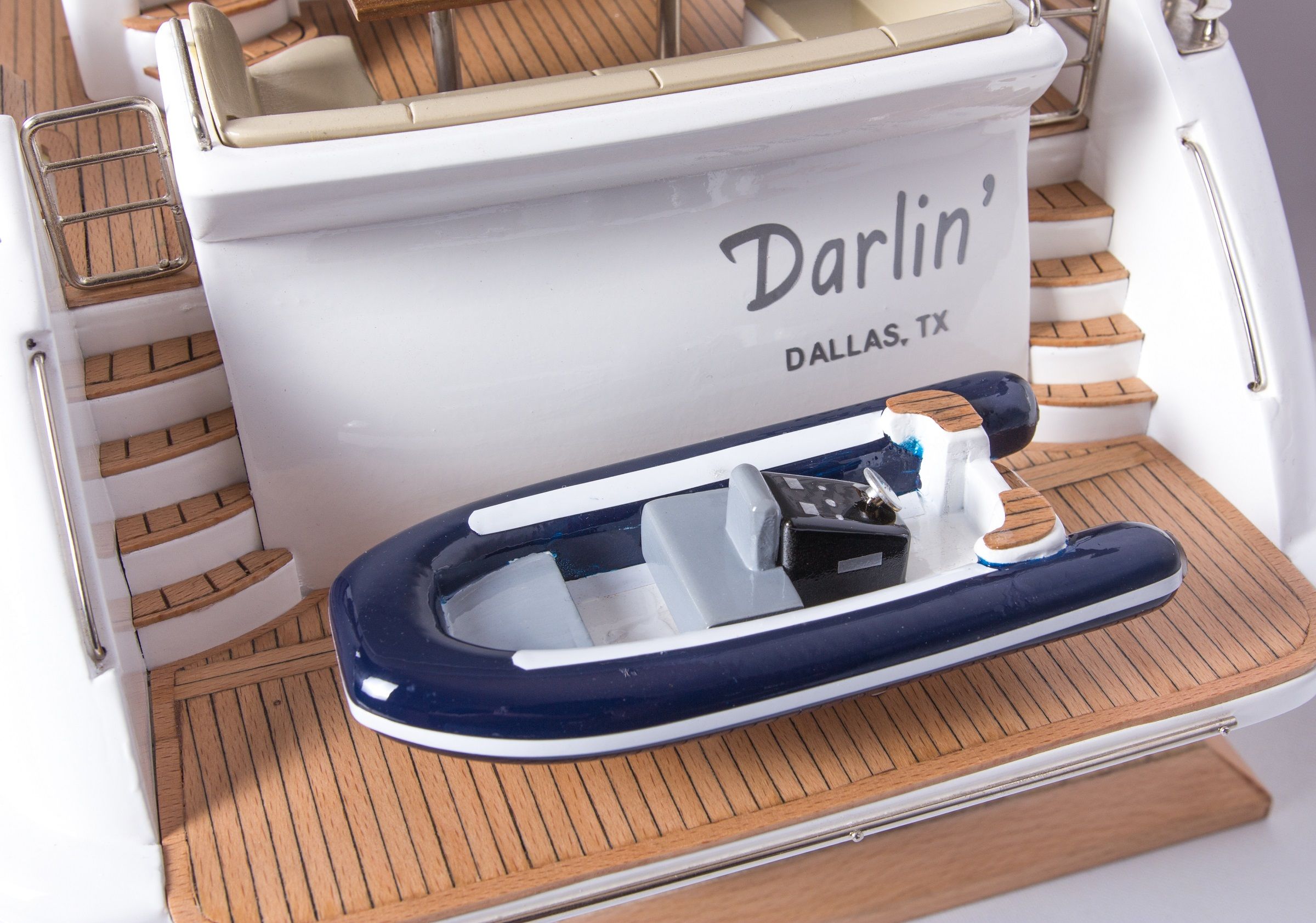 1665-9355-Azimut-95-Model-Yacht