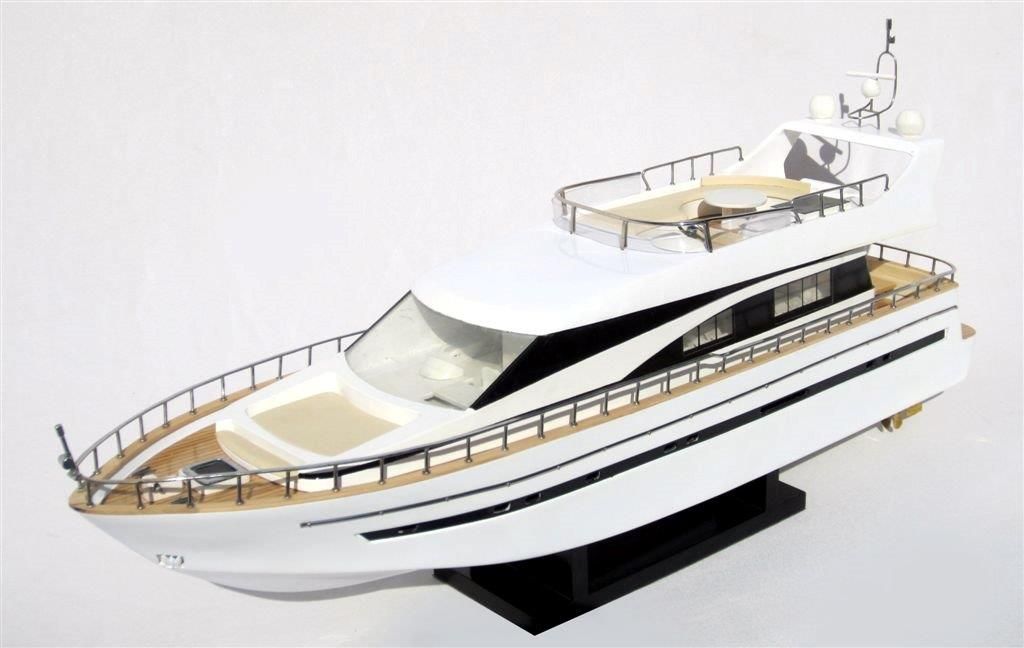 1952-11530-Astondoa-73-model-boat