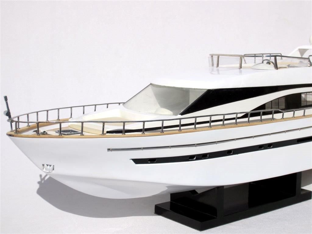 1952-11531-Astondoa-73-model-boat