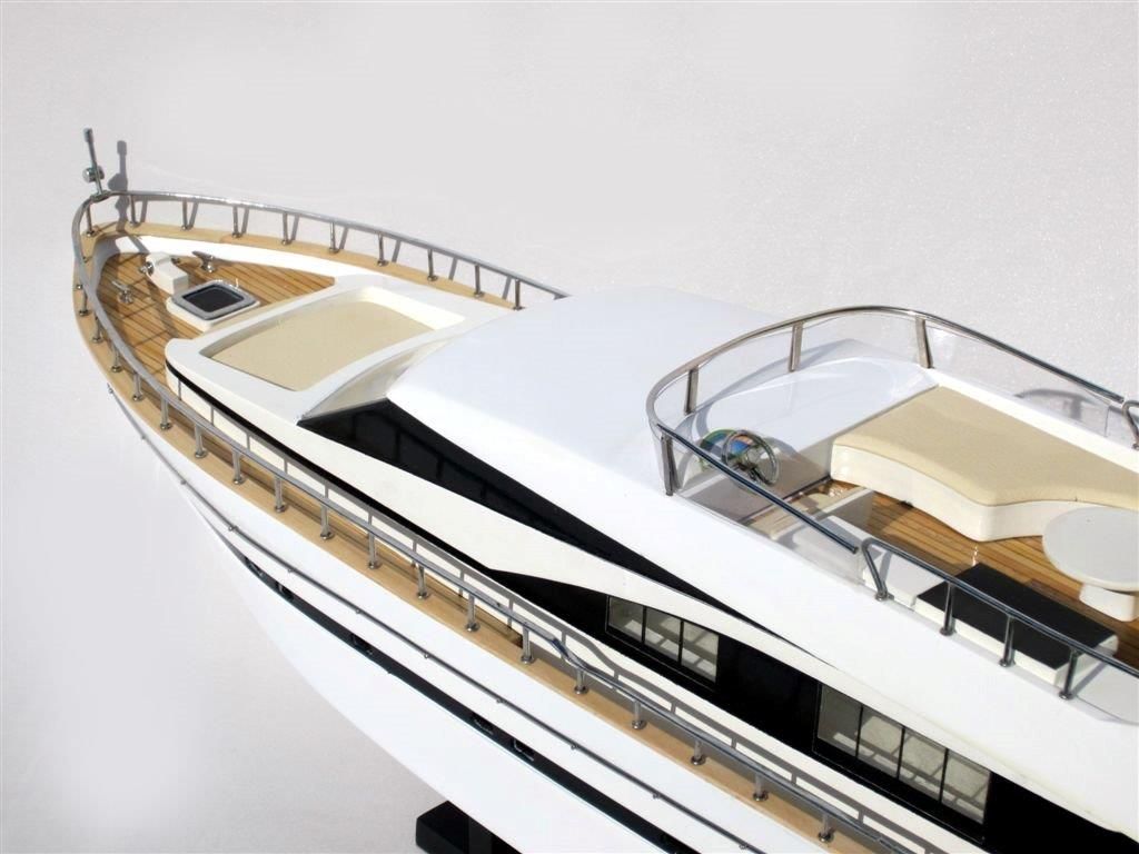 1952-11534-Astondoa-73-model-boat