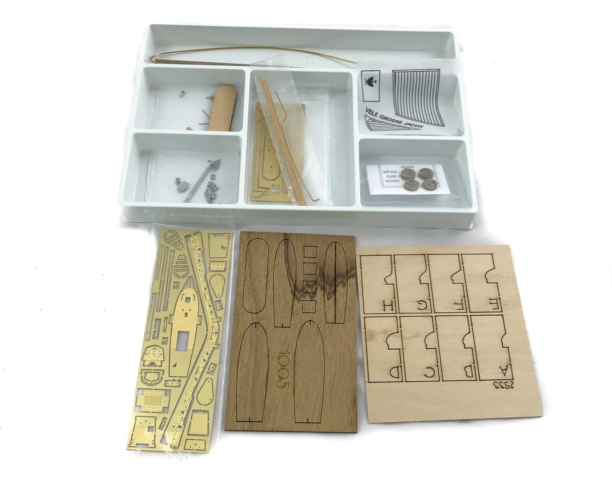 1964-13636-Dutch-Yacht-in-a-Bottle-Model-Boat-Kit-Amati-1350