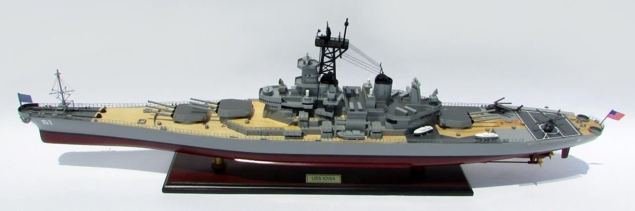 2016-12786-USS-Iowa-model-boat