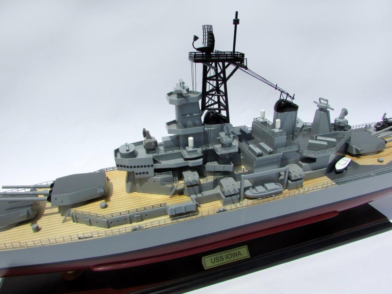 2016-12789-USS-Iowa-model-boat