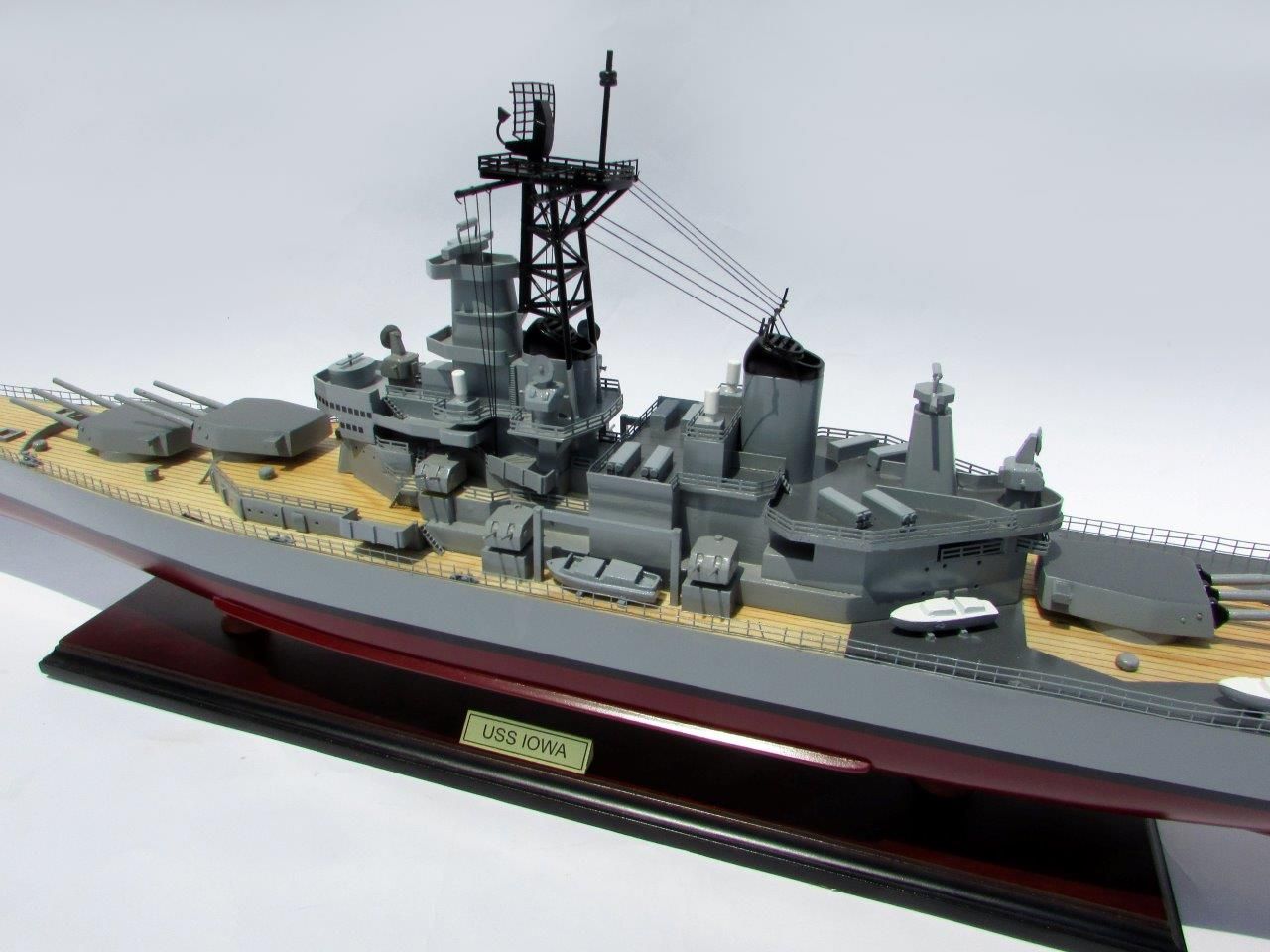 2016-12793-USS-Iowa-model-boat