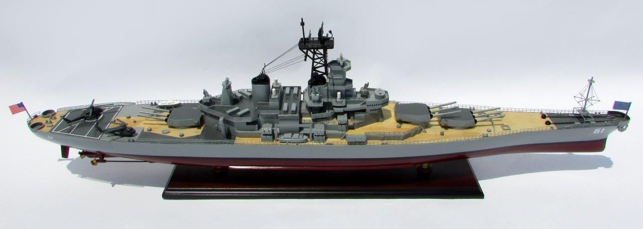 2016-12796-USS-Iowa-model-boat