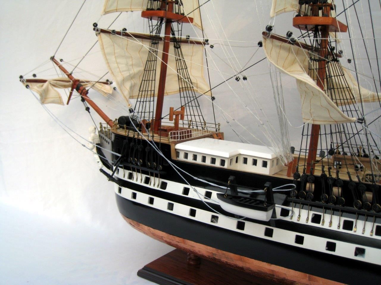 2018-11868-HMS-Conway-with-copper-plates-on-hull