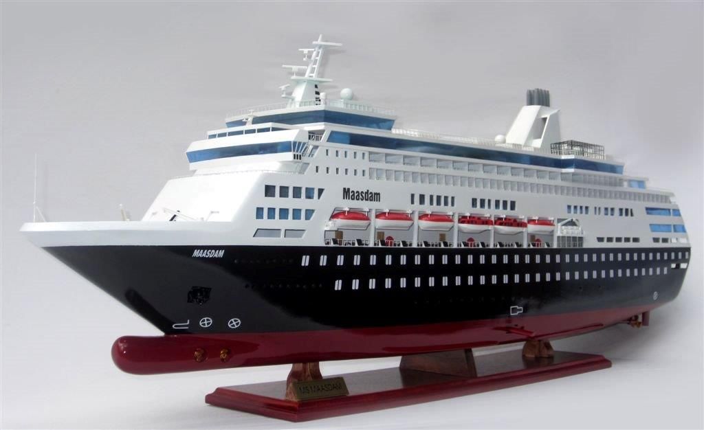 2032-11999-Maasdam