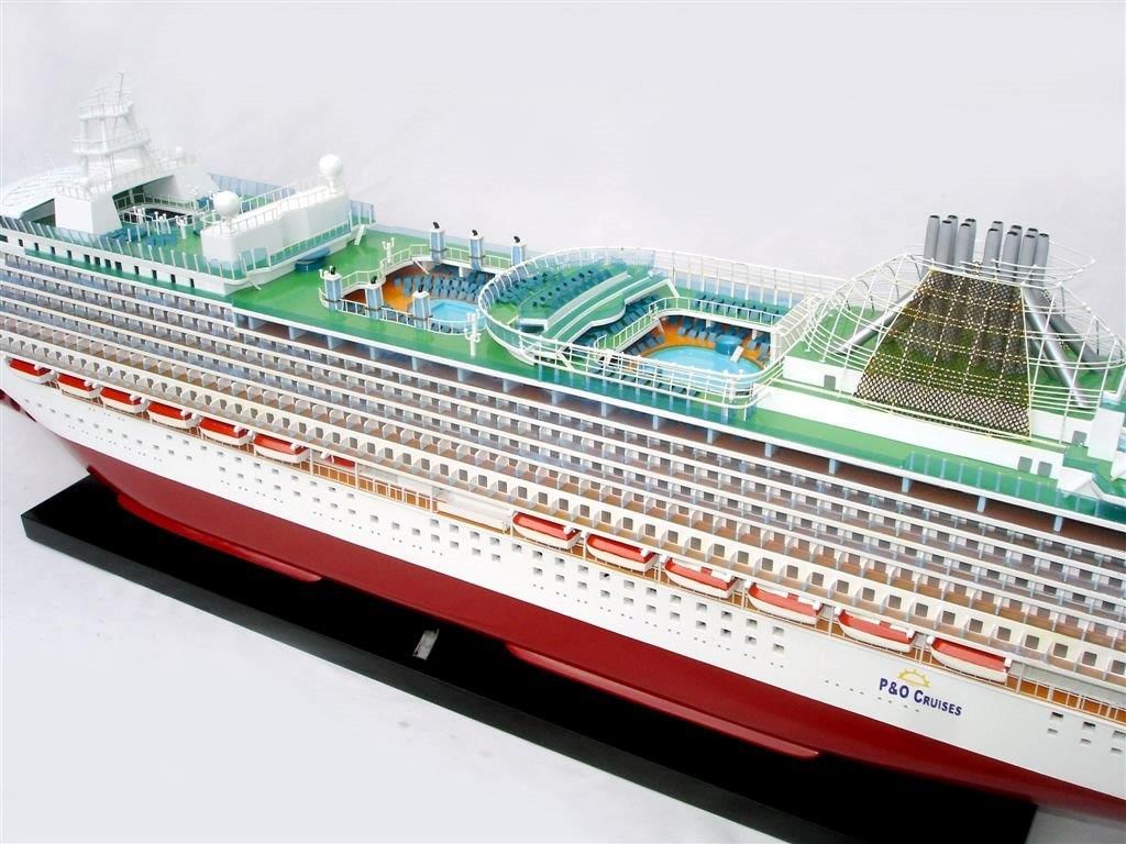2034-12557-MS-Azura-Model-Boat