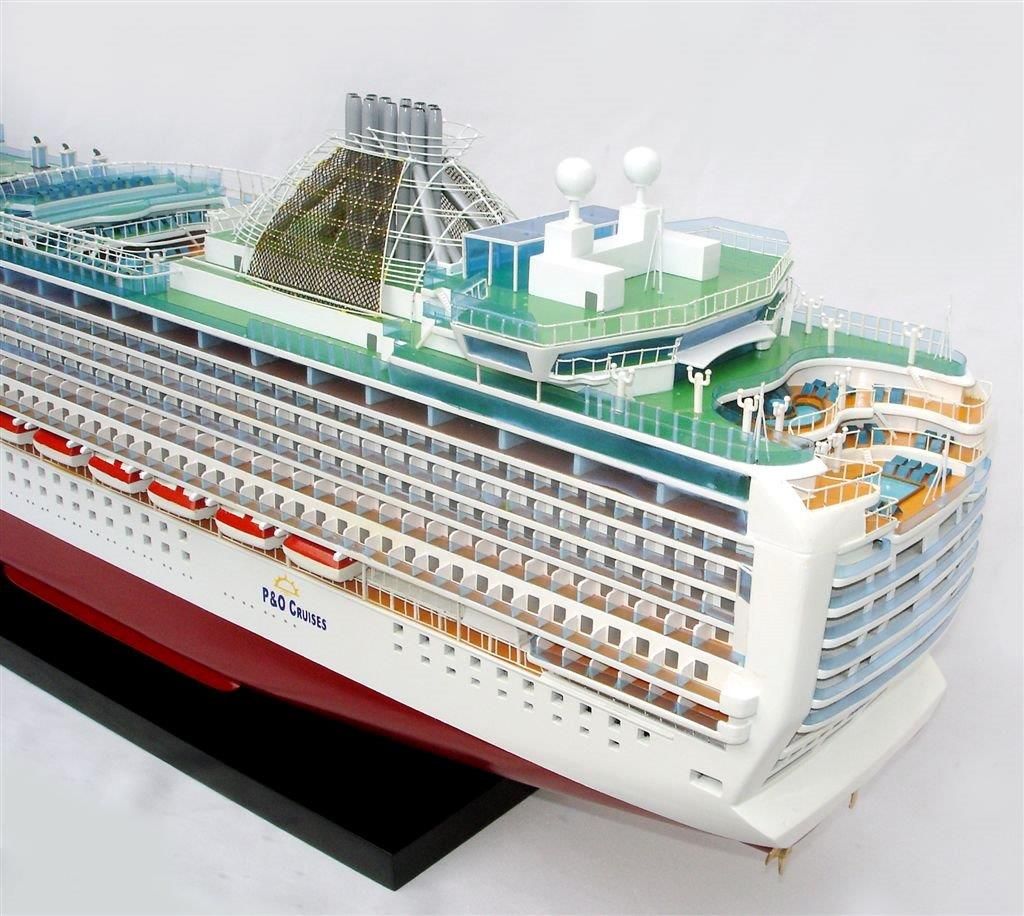 2034-12558-MS-Azura-Model-Boat