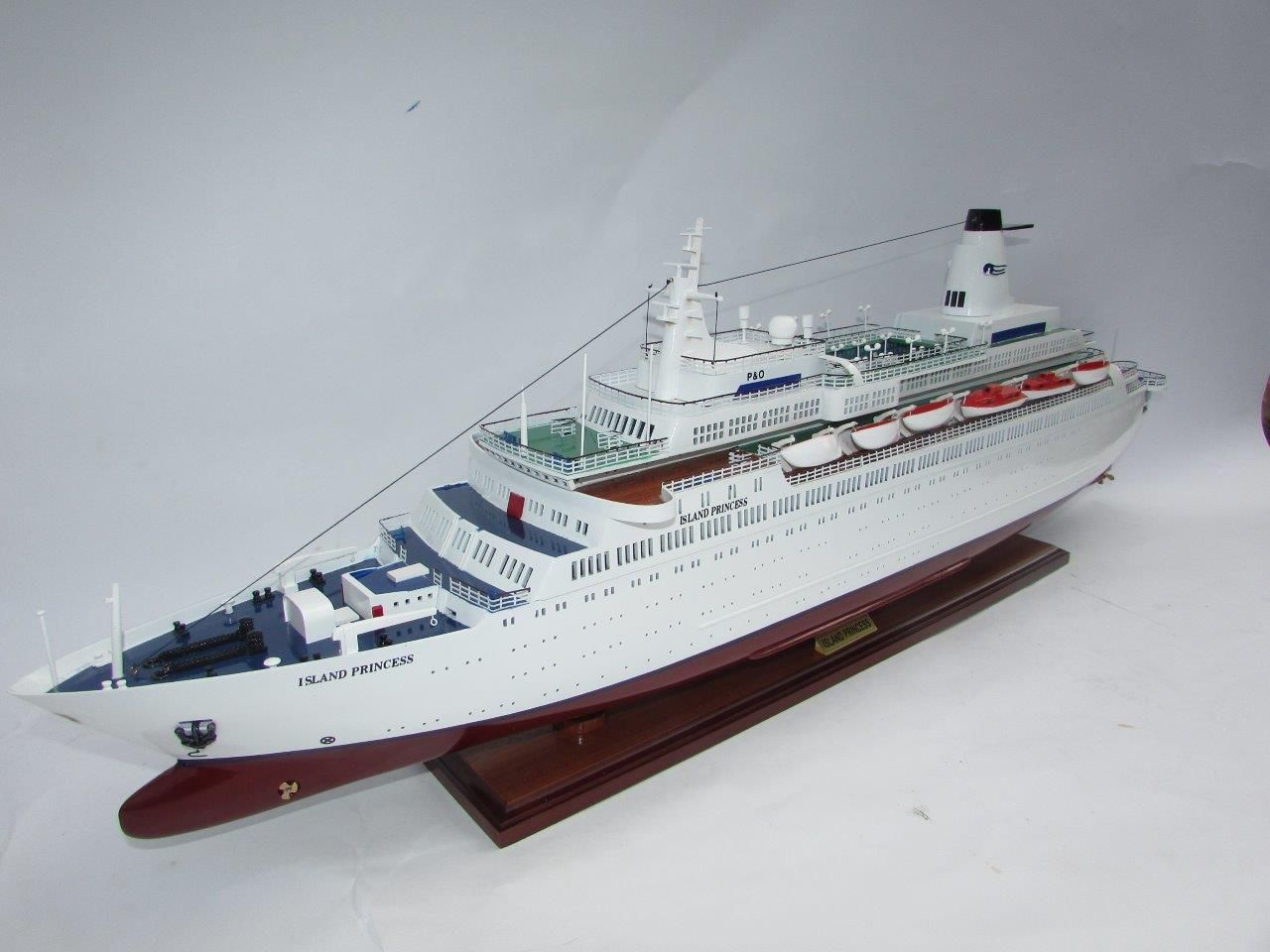 2035-12015-MS-Island-Princess