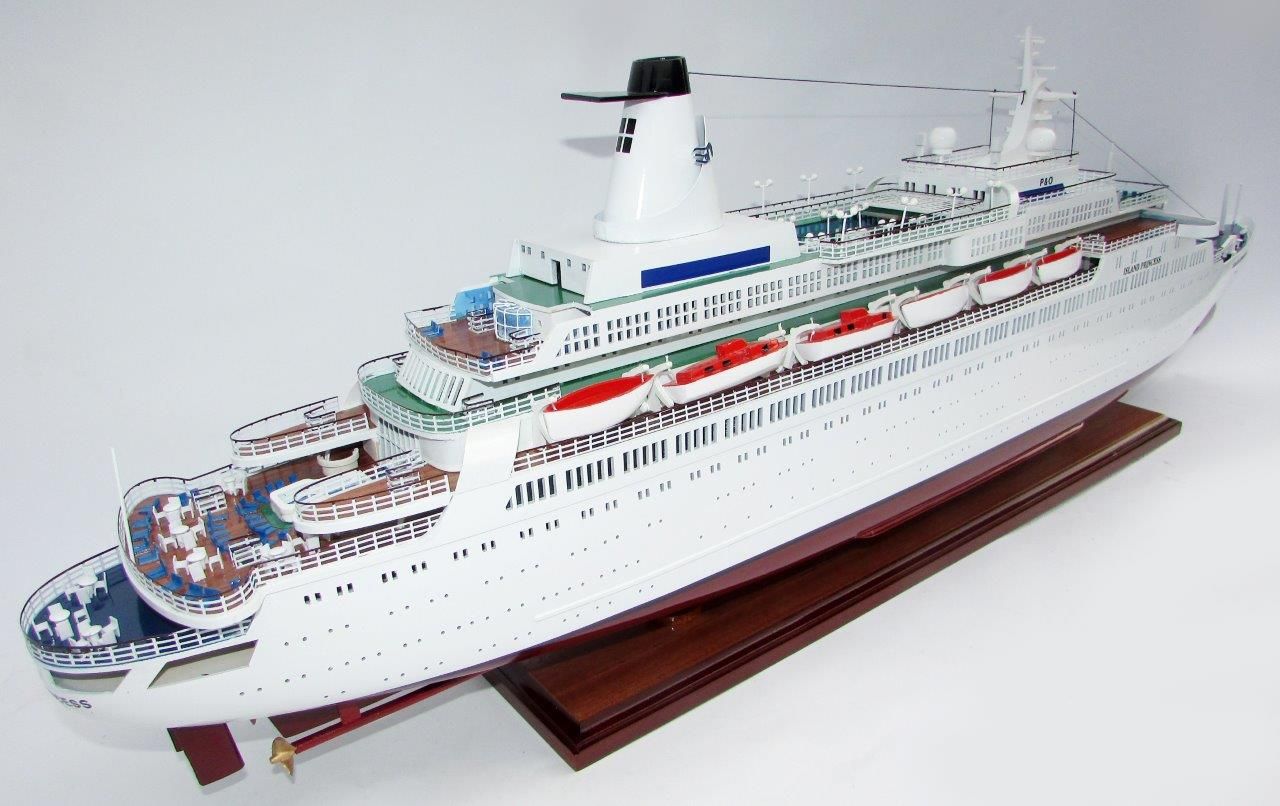 2035-12020-MS-Island-Princess