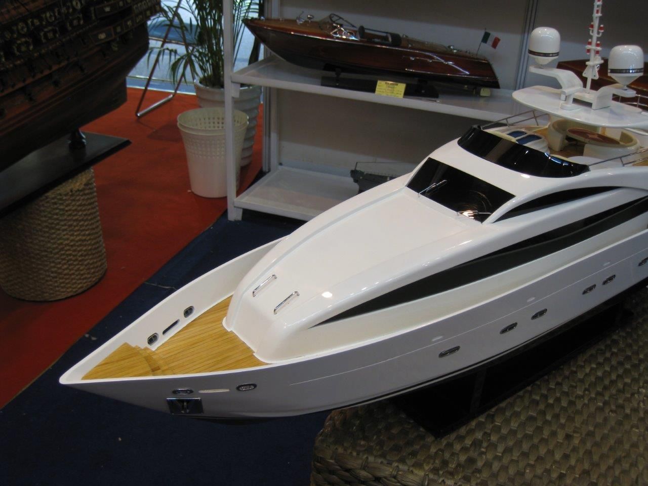 2046-12877-Sun-Glider-II-ISA-120-model-ship