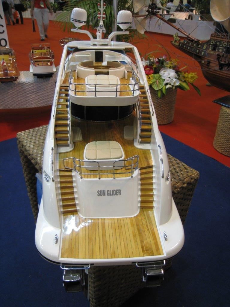 2046-12881-Sun-Glider-II-ISA-120-model-ship