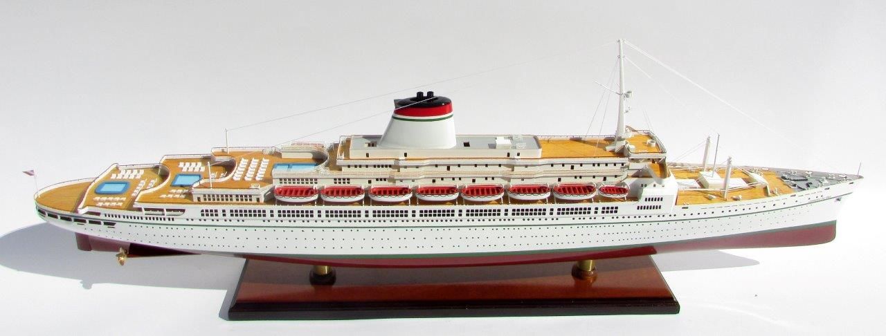 2049-12119-SS-Leonardo-Da-Vinci-White-Red-Hull-ship-model
