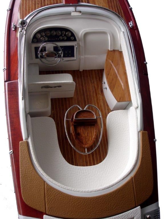 2063-12757-Riva-Aquariva-Gucci-ship-model