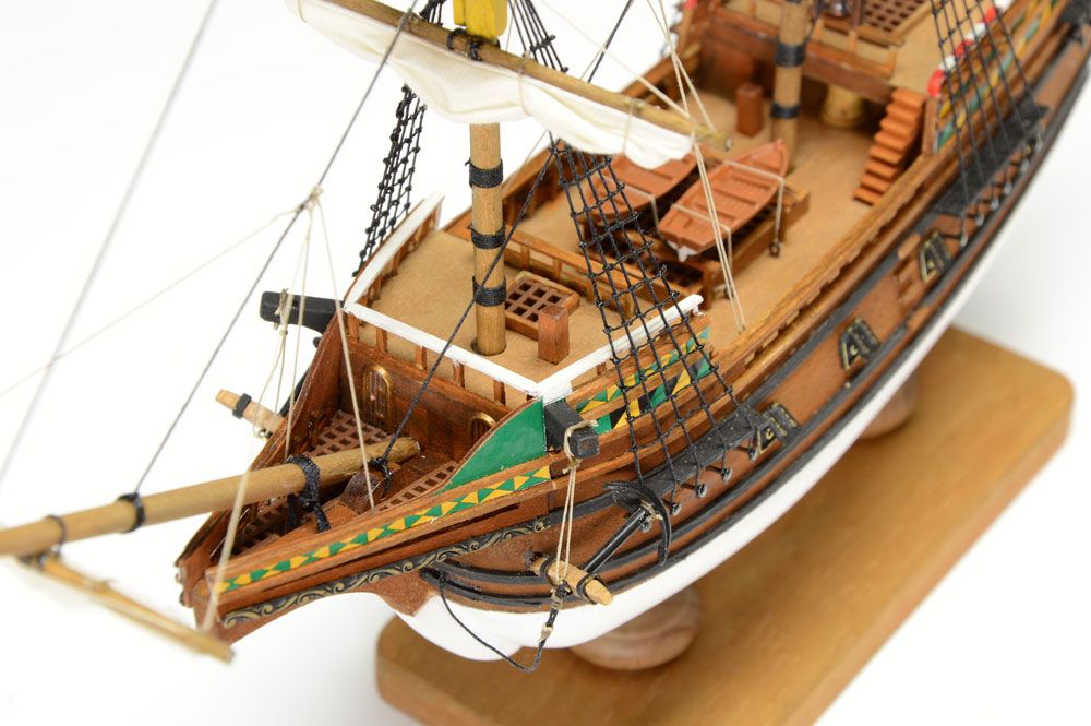 2514-14295-Mayflower-Model-Boat-Kit-60005
