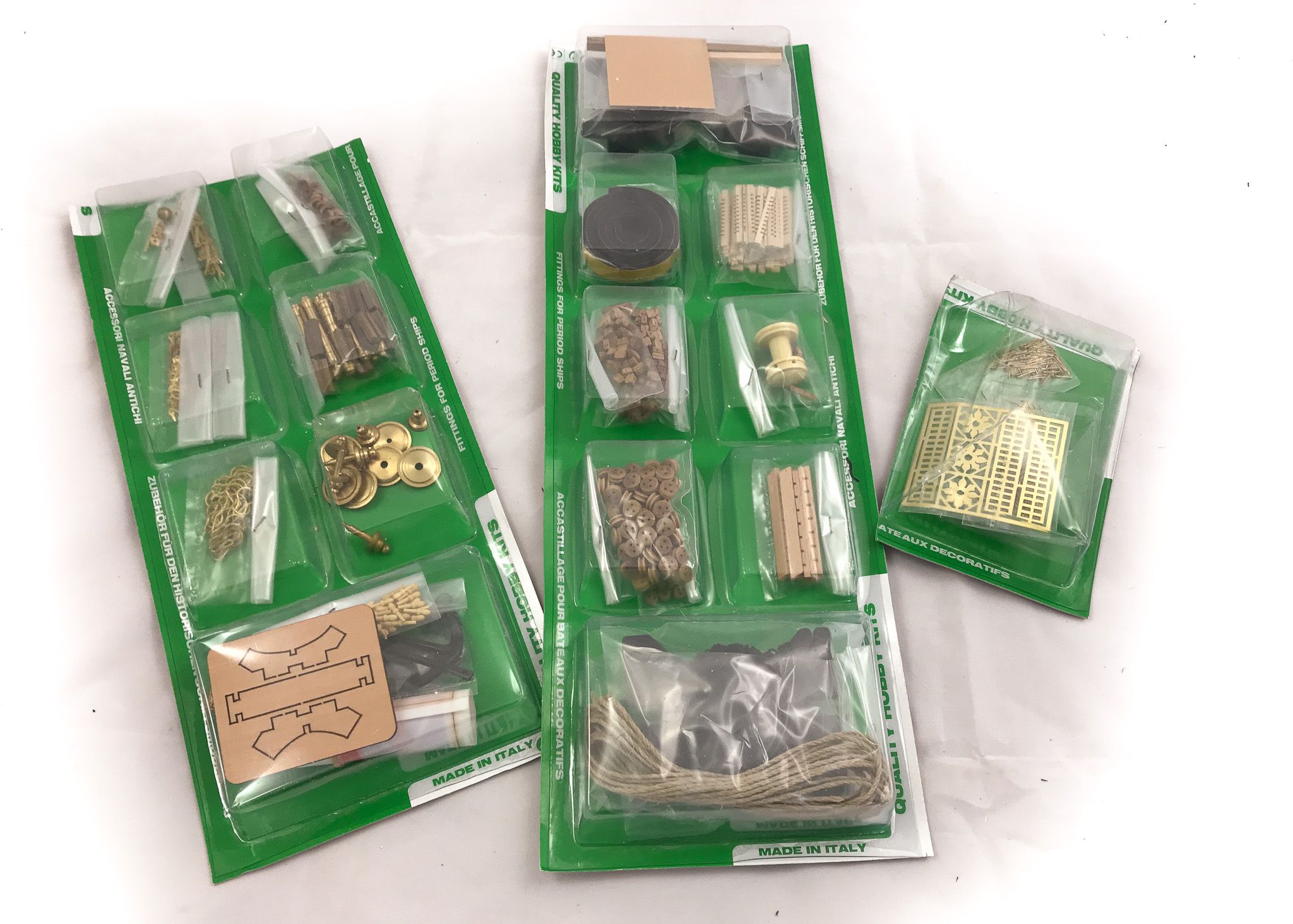 426-13769-Royal-Caroline-Model-Ship-Kit-Panart-750