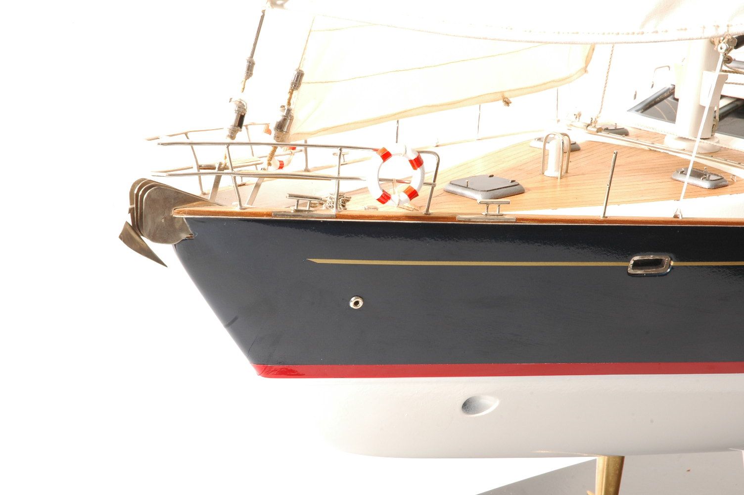 555-6288-Discovery-55-model-yacht