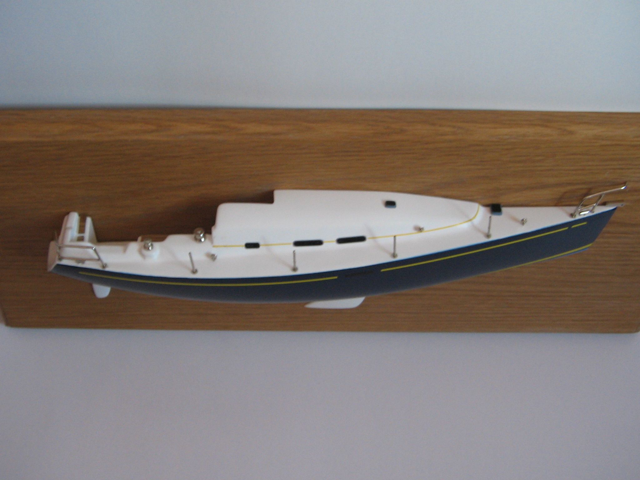 579-6681-Beneteau-40.7-Half-Model