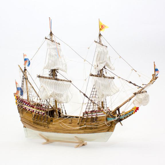 Duyfken (Walnut) Model Boat Kit - Kolderstok