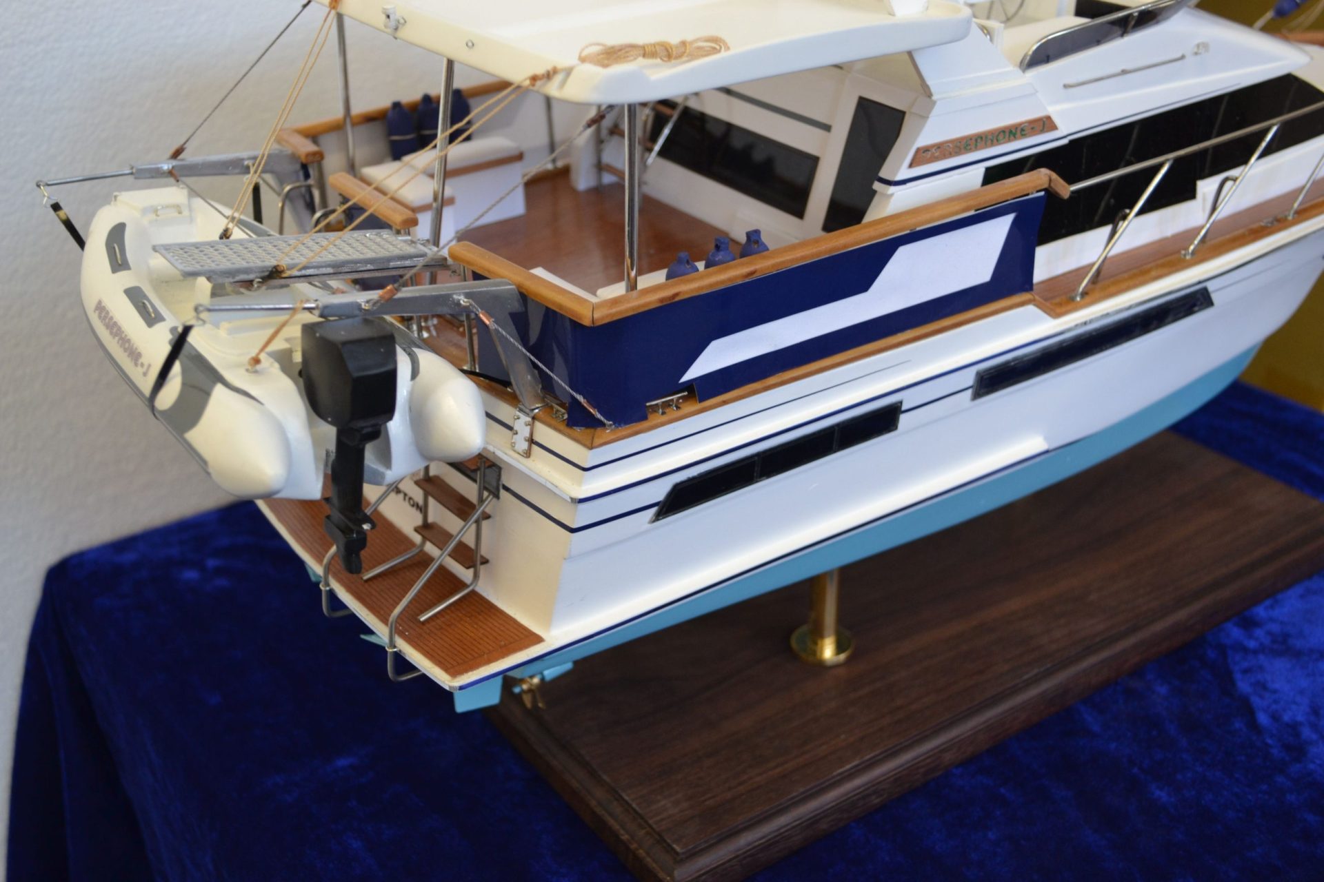 1443-6638-Ocean-Alexander-390-Sundeck-Motor-Yacht-scaled