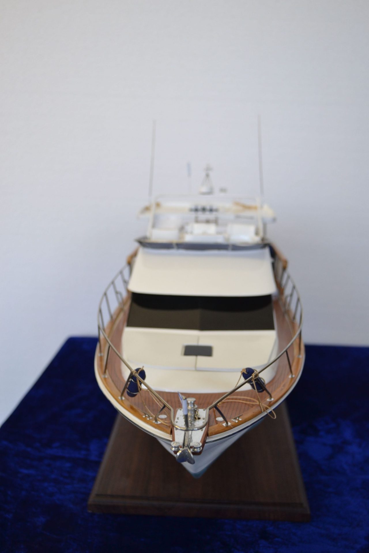 1443-6640-Ocean-Alexander-390-Sundeck-Motor-Yacht-scaled